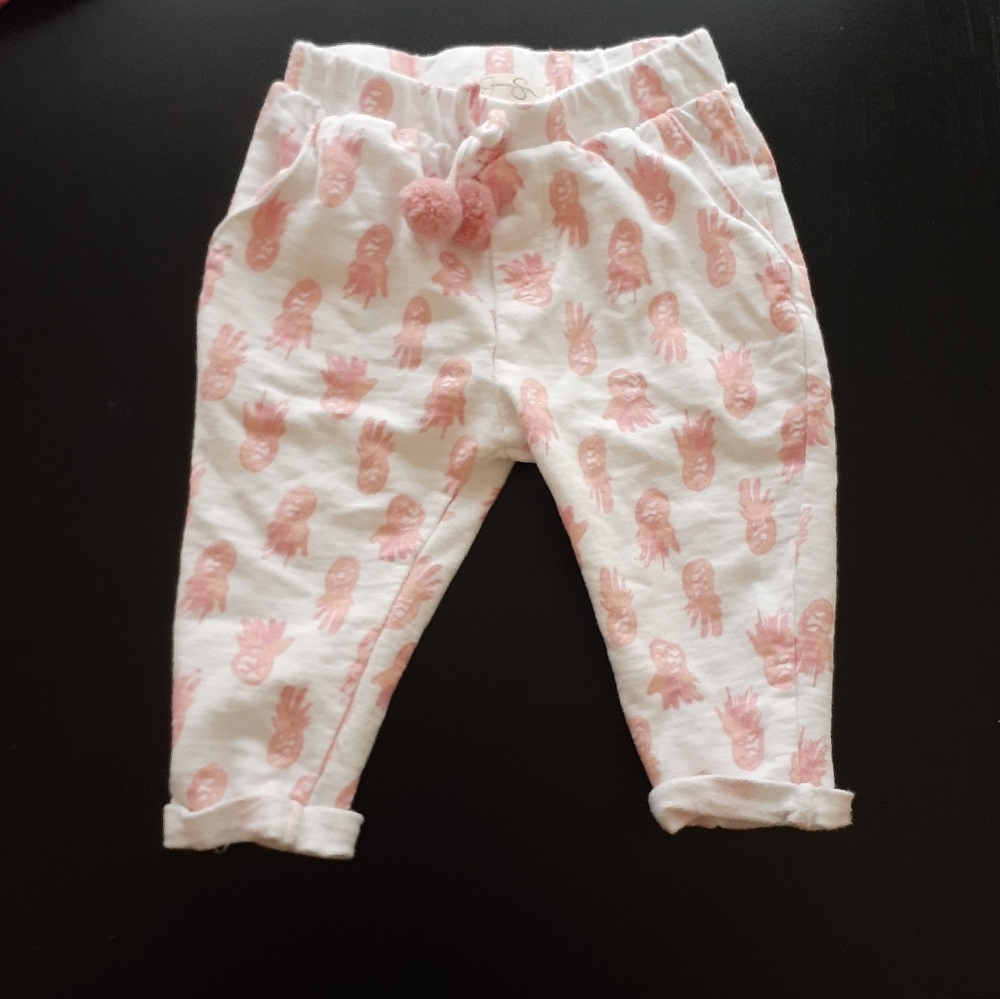 Pineapple pattern pants